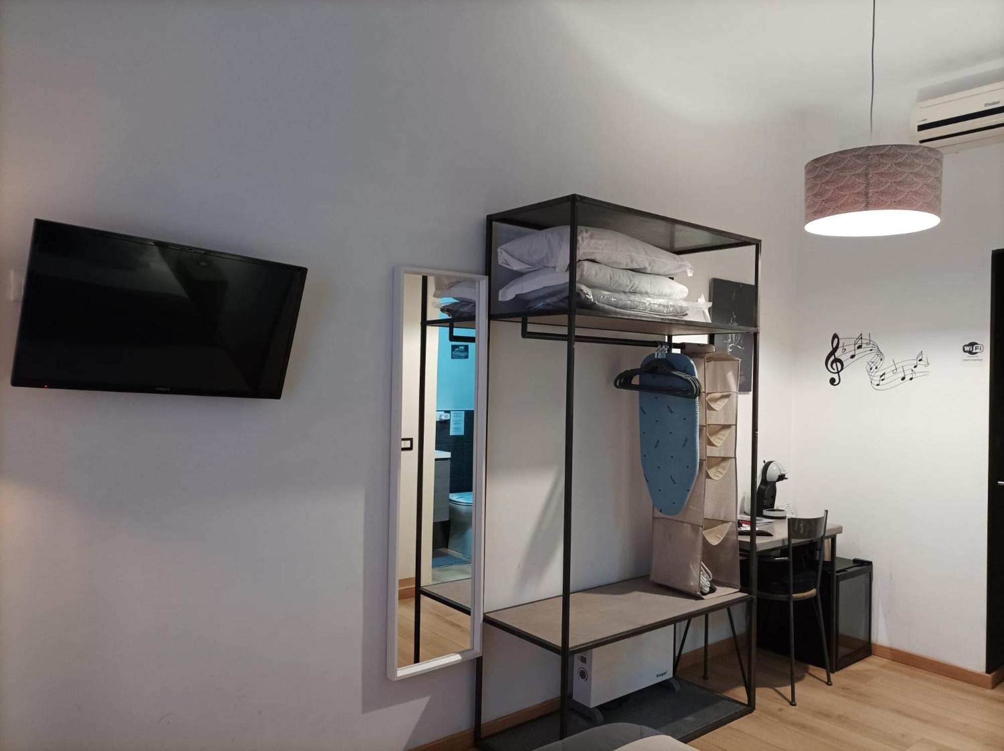 St Peter Boutique Music Gasthuis Rome